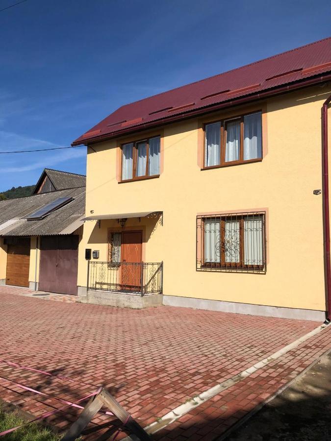 Затишна Оселя Apartment Mizhhirya  Ngoại thất bức ảnh