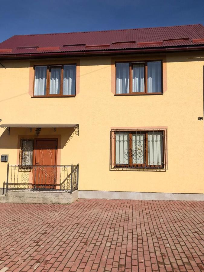 Затишна Оселя Apartment Mizhhirya  Ngoại thất bức ảnh