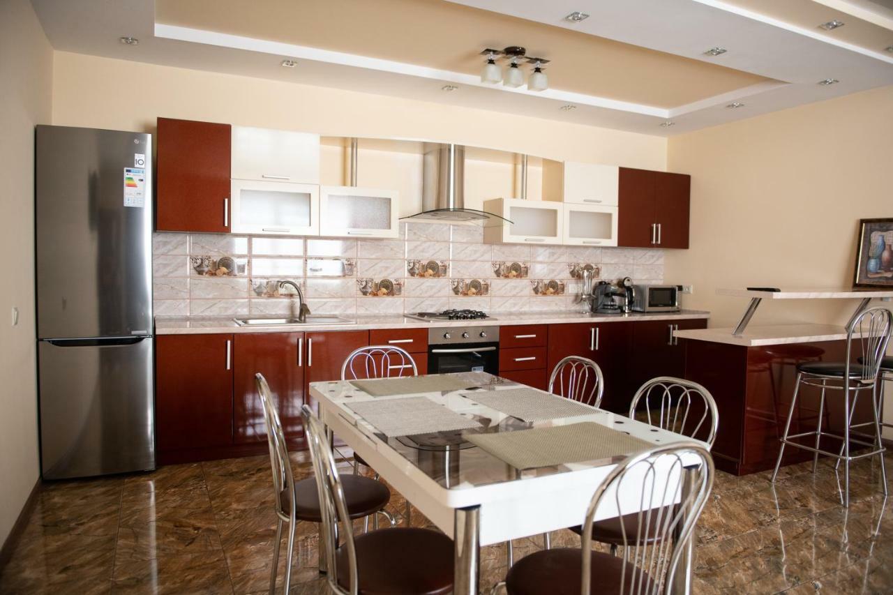 Затишна Оселя Apartment Mizhhirya  Ngoại thất bức ảnh