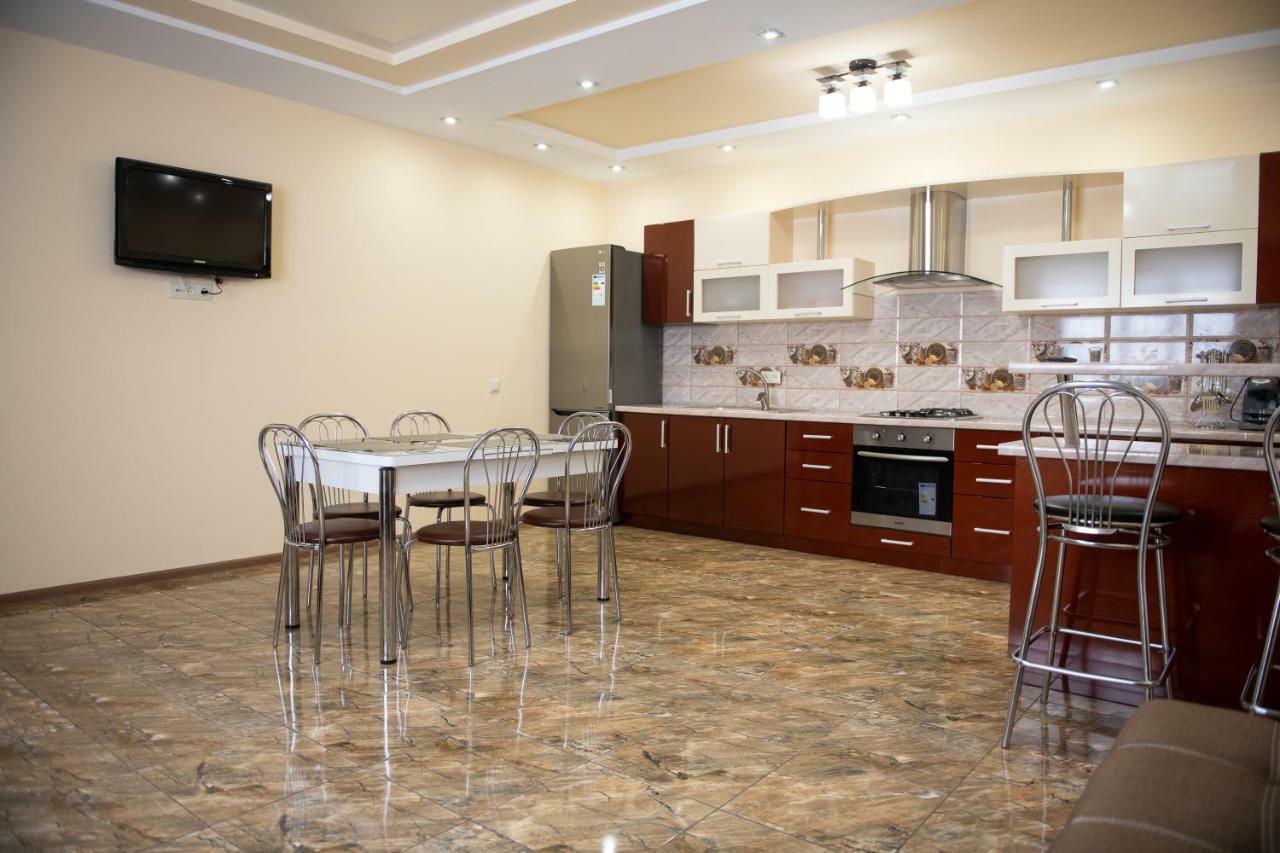 Затишна Оселя Apartment Mizhhirya  Ngoại thất bức ảnh