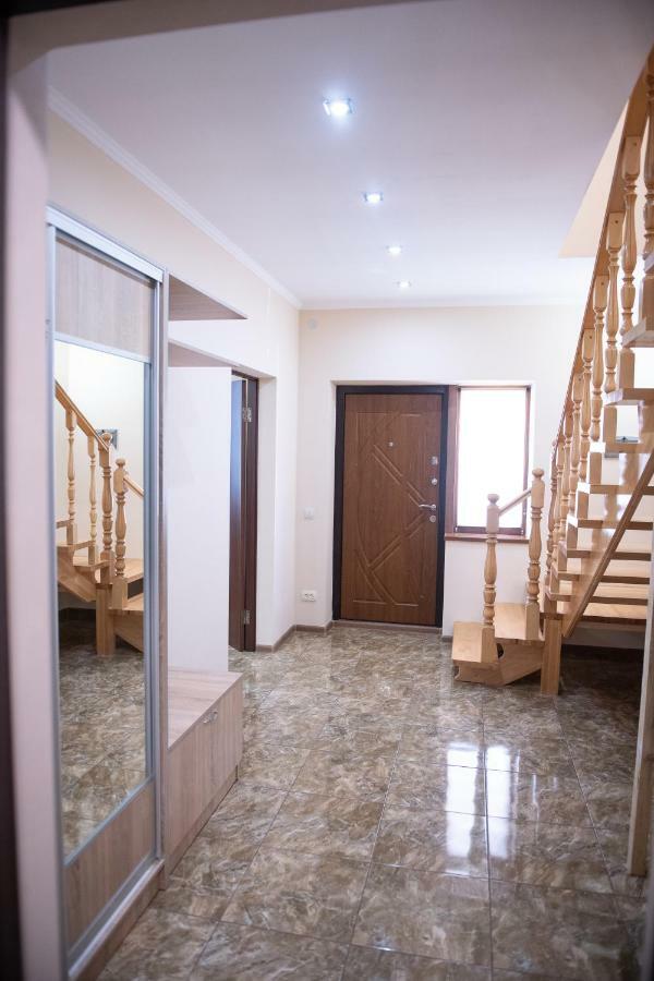 Затишна Оселя Apartment Mizhhirya  Ngoại thất bức ảnh